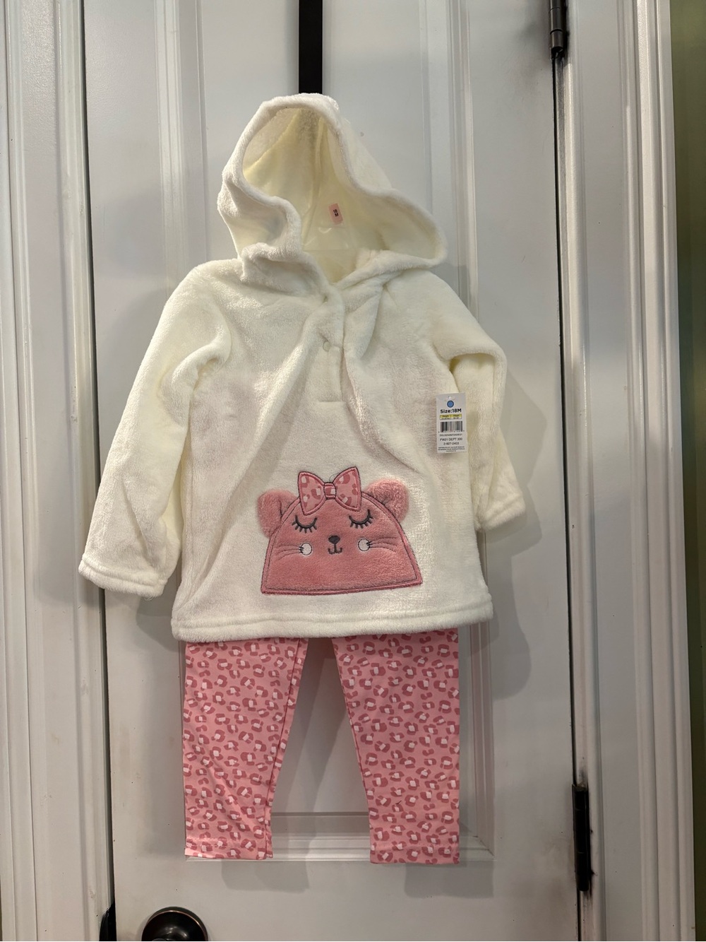 NWT Cozy Cream Hooded Pullover with Pink Bear Applique & Pink Leopard Leggings
